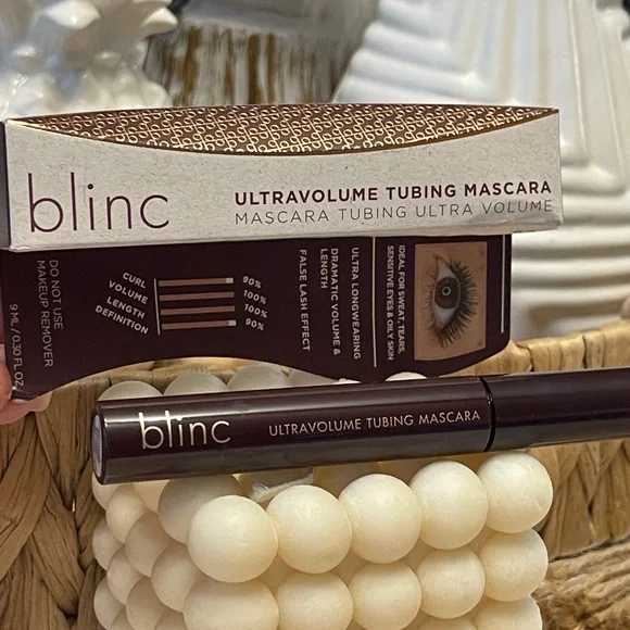 BLINC COSMETICS UltraVolume Tubing Mascara - Black - Picture 10 of 13